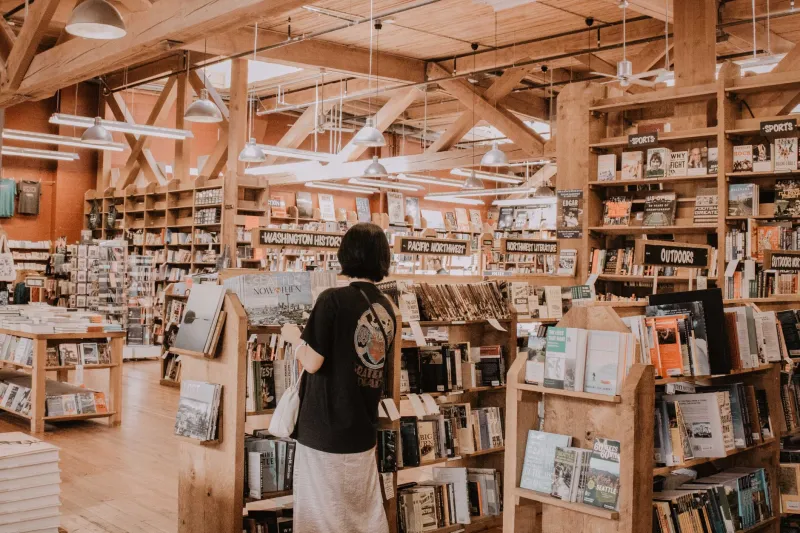 Lost in the Aisles: How Wandering a Bookstore Trains Your Literary Eye Better Than Any Algorithm